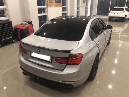 <부산랩핑,부산ppf>BMW 3시리즈 슈니쳐 m퍼포먼스데칼 및 루프스킨 / 부산 강서구 명지동
