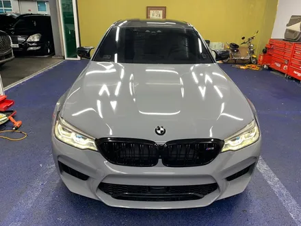 <부산랩핑,부산ppf,부산자동차랩핑> BMW M5 시멘트 전체랩핑 에이버리 락그레이전체랩핑 / 부산 강서구 명지동