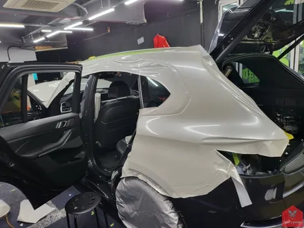 깨끗하게 맑게 자신 있게! 부산랩핑 전문샵 현스게러지 BMW X5 화이트펄 전체랩핑 시공 소개 / 부산 강서구 명지동