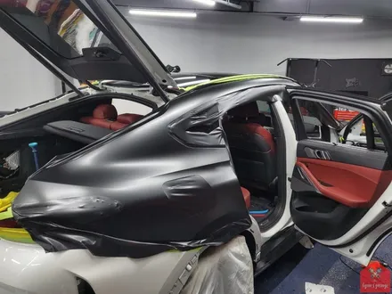 다크 포스 끝판왕! 부산랩핑 전문점 현스게러지 BMW X6 사틴블랙 전체랩핑(+크롬죽이기) 시공 소개 / 부산 강서구 명지동