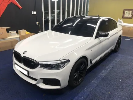 <부산랩핑,부산ppf,부산자동차랩핑>BMW 520d 5시리즈 g30  루프스킨, 윈도우 크롬죽이기, 라이트 필름, 스모그 필름 / 부산 강서구 명지동