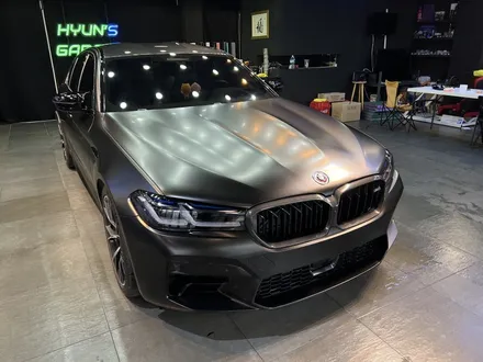 부산랩핑 전문샵 현스게러지 BMW M5 컴페티션 3M 사틴 블랙 전체랩핑 시공 소개 / 부산 강서구 명지동
