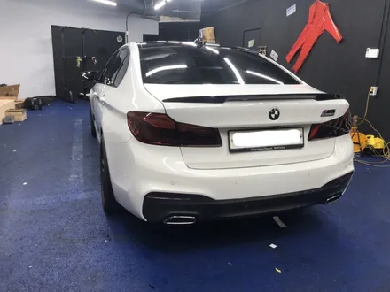 <부산랩핑,부산ppf,부산자동차랩핑>BMW 520d 5시리즈 g30  루프스킨, 윈도우 크롬죽이기, 라이트 필름, 스모그 필름 / 부산 강서구 명지동