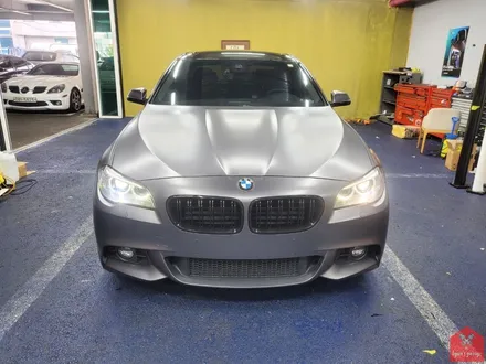 부산랩핑 전문점 현스게러지 BMW F10 5시리즈 사틴 다크 그레이 전체랩핑 시공 소개 / 부산 강서구 명지동