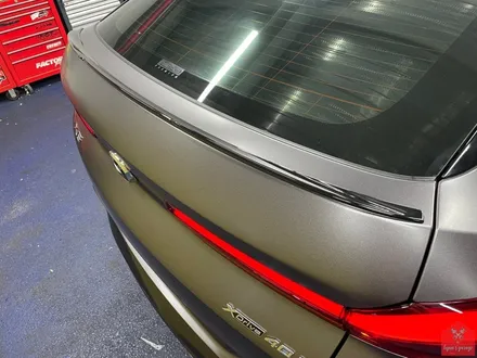 부산랩핑 전문점 현스게러지 BMW X6 사틴 다크 그레이 전체랩핑(+카본 포인트 랩핑) 시공 소개 / 부산 강서구 명지동