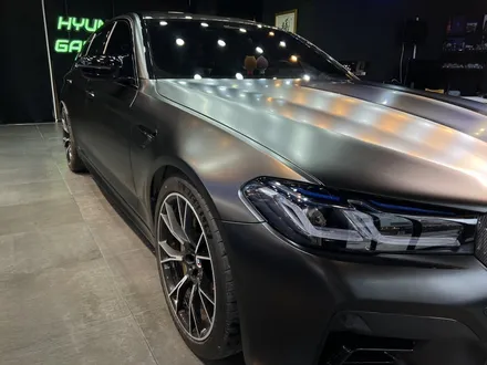 부산랩핑 전문샵 현스게러지 BMW M5 컴페티션 3M 사틴 블랙 전체랩핑 시공 소개 / 부산 강서구 명지동