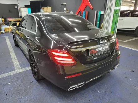 부산랩핑 전문샵 현스게러지 벤츠 E63 AMG 크롬죽이기 랩핑 시공 소개 / 부산 강서구 명지동