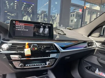 BMW 5시리즈 무광 카본 실내랩핑 시공 소개 / 부산 기장, 김해, 창원