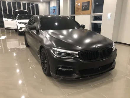 <부산랩핑,부산ppf>BMW 5시리즈 g30 사틴블랙 전체랩핑 및 라이트필름, 엠블럼랩핑 / 부산 강서구 명지동