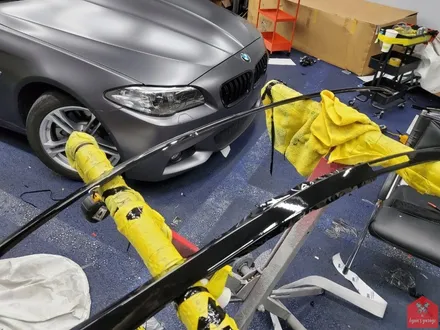 부산랩핑 전문점 현스게러지 BMW F10 5시리즈 사틴 다크 그레이 전체랩핑 시공 소개 / 부산 강서구 명지동