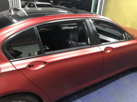 <부산랩핑,부산ppf,부산자동차랩핑>bmw 7시리즈 전체랩핑 제거및 3m 2080 사틴 뱀파이어레드 전체랩핑 재작업 / 부산 강서구 명지동