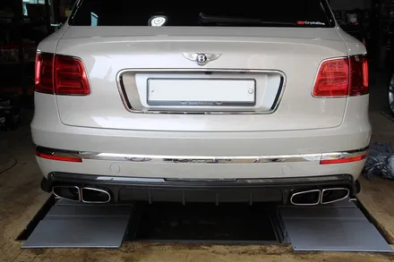 벤틀리 벤테이가 만소리 머플러 카본 디퓨져 카본 전동 사이드스텝 Mansory / 경기 성남 분당