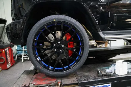 벤츠 지바겐 W463A G63AMG 브라부스 모노블럭 Y 23인치 커스텀 컬러 브라부스 블랙 티탄 가변 머플러 장착 BRABUS / 경기 성남 분당