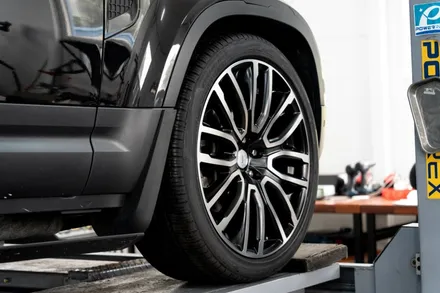 디펜더 110 칸휠 PACE CAR WHEEL 23인치 장착 KAHNDESIGN 실버페이스 / 경기 성남 분당