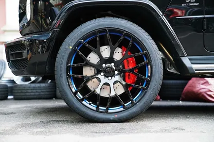 벤츠 지바겐 W463A G63AMG 브라부스 모노블럭 Y 23인치 커스텀 컬러 브라부스 블랙 티탄 가변 머플러 장착 BRABUS / 경기 성남 분당