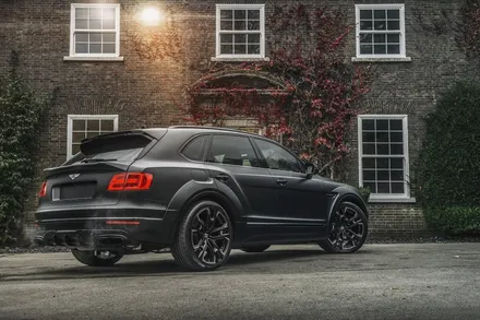 벤틀리 벤테이가 익스테리어 카본 보디 스타일링 패키지 영국 칸 디자인 Kahn design / 경기 성남 분당