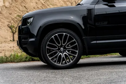 디펜더 110 칸휠 PACE CAR WHEEL 23인치 장착 KAHNDESIGN 실버페이스 / 경기 성남 분당