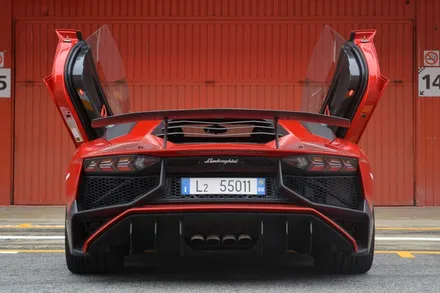 람보르기니 아벤타도르 슈퍼벨로체 드라이 카본 보디키트 LAMBORGHINI AVENTADOR LP750-4 SV / 경기 성남 분당