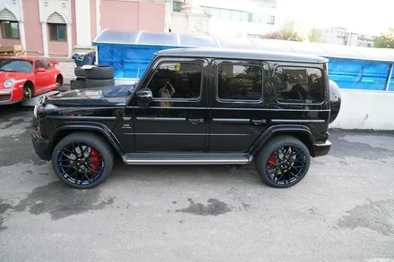 벤츠 지바겐 W463A G63AMG 브라부스 모노블럭 Y 23인치 커스텀 컬러 브라부스 블랙 티탄 가변 머플러 장착 BRABUS / 경기 성남 분당