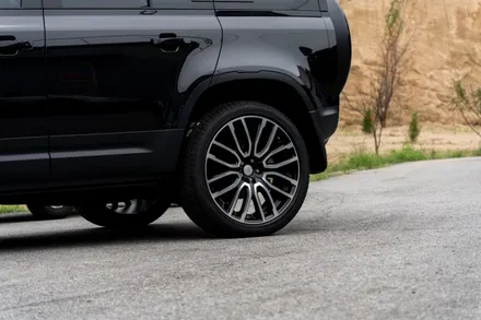 디펜더 110 칸휠 PACE CAR WHEEL 23인치 장착 KAHNDESIGN 실버페이스 / 경기 성남 분당