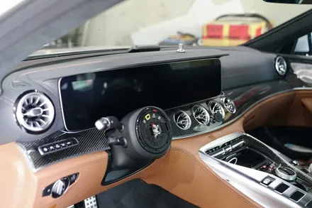 벤츠 AMG GT63S 4도어 AMG 퍼포먼스 순정 카본 핸들 장착 / 경기 성남 분당