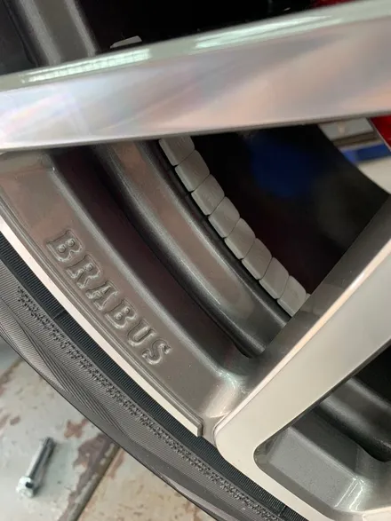벤츠 지바겐 W463A G63AMG 브라부스 모노블록 Y 23인치 요코하마 타이어 장착 BRABUS / 경기 성남 분당
