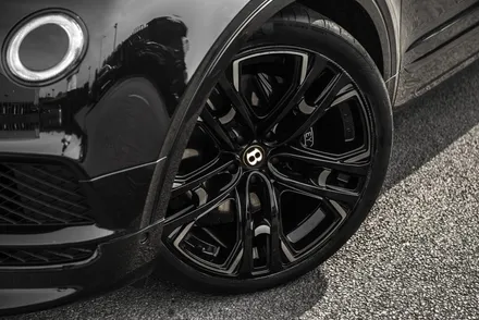 벤틀리 벤테이가 익스테리어 카본 보디 스타일링 패키지 영국 칸 디자인 Kahn design / 경기 성남 분당