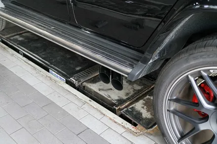 지바겐 G63AMG 에디션1 브라부스 블랙 티탄 가변머플러,프런트립,스페어타이어카본커버,ST 스페이서 BRABUS / 경기 성남 분당