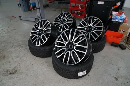 디펜더 110 칸휠 PACE CAR WHEEL 23인치 장착 KAHNDESIGN 실버페이스 / 경기 성남 분당
