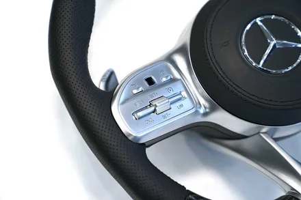 지바겐 G63AMG 에디션1 알칸타라 카본 핸들 + AMG 퍼포먼스 드라이빙 유닛 장착 / 경기 성남 분당