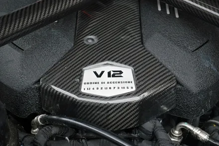 람보르기니 아벤타도르 슈퍼벨로체 드라이 카본 보디키트 LAMBORGHINI AVENTADOR LP750-4 SV / 경기 성남 분당