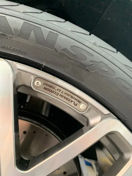 벤츠 지바겐 W463A G63AMG 브라부스 모노블록 Y 23인치 요코하마 타이어 장착 BRABUS / 경기 성남 분당