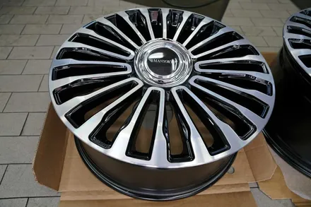 롤스로이스 고스트 만소리 멀티 스포크 22인치 장착 Mansory / 경기 성남 분당