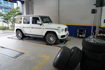 벤츠 지바겐 W463A G63AMG 브라부스 모노블록 Y 23인치 요코하마 타이어 장착 BRABUS / 경기 성남 분당