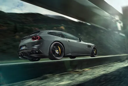 페라리 GTC4 루쏘 노비텍 트렁크 카본 스포일러 Novitec F6 555 25 / 경기 성남 분당
