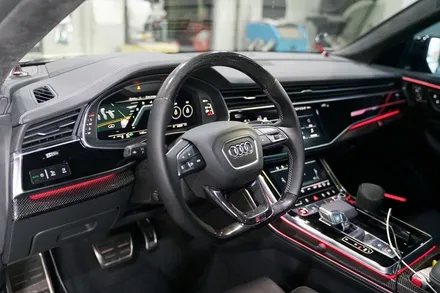 AUDI SQ8 순정형 D컷 카본 핸들 장착 아우디 카본 패턴 사용 / 경기 성남 분당