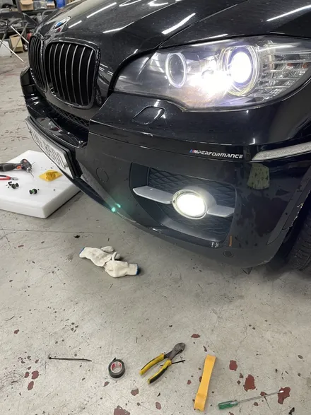 안개등 LED 교체로 드레스업과 야간 시인성 효과까지 느껴보세요. (feat.BMW x6) / 성수, 동대문, 광진구