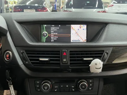 BMW 후방카메라 순정형 장착 BMW X1 후방카메라 시공 / 성수, 동대문, 광진구