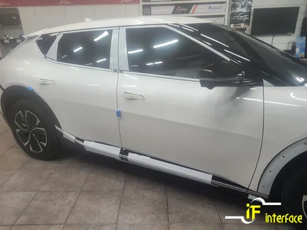 김해 썬팅 기아 EV6 레인보우 V90 아이나비 블랙박스 장착 / 김해,양산,부산