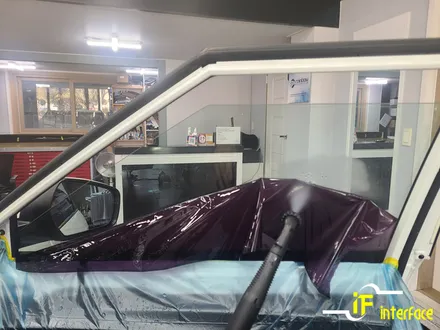 김해 자동차 썬팅 티볼리 기존 필름 제거 후 레인보우 썬팅 재작업 / 김해,양산,부산