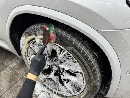 부산 금정구 세차 철분제거 디테일링 BMW IX / 부산 금정구