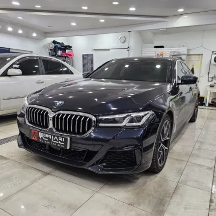 BMW 5시리즈 크롬죽이기 / 윈도우크롬몰딩 랩핑 / 앞휀다 에어브리더 랩핑 / 키드니그릴랩핑 교체 / 군포랩핑 전문점 투맨카스킨 / 인천 남동구 논현동