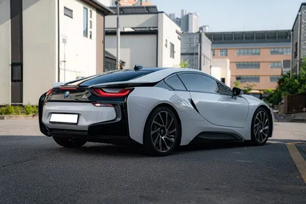 [투맨카스킨] BMW i8 전체랩핑 시공 포스팅 / 에이버리데니슨 / 유광화이트 / 인천랩핑 / 청라랩핑 / 인천 남동구 논현동