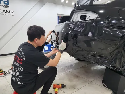 벤츠 E클래스 사고랩핑 부분랩핑 / 뒷범퍼랩핑 트렁크랩핑 / 랩핑지에 데미지가 있어도 걱정마세요 / 재시공 하면 됩니다 / 광주랩핑 광주시랩핑 광주ppf 광주시ppf / 인천 서구, 부평, 부천