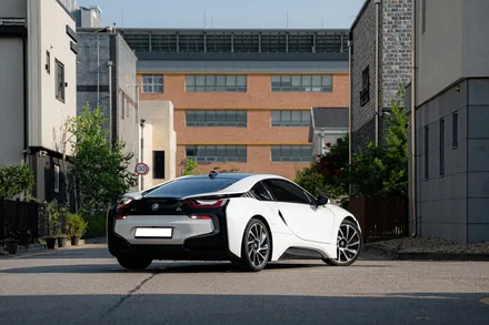 [투맨카스킨] BMW i8 전체랩핑 시공 포스팅 / 에이버리데니슨 / 유광화이트 / 인천랩핑 / 청라랩핑 / 인천 남동구 논현동