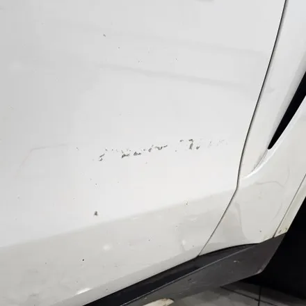 BMW X5 화이트 차량, 3M2080 사틴블랙 전체랩핑으로 완벽한 변신 – 인천 랩핑 전문점 투맨카스킨 / 인천 남동구 논현동