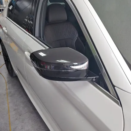 인천랩핑 bmw 5시리즈 g30 포인트랩핑 / 키드니그릴 / 사이드미러커버 / 휀다가니쉬몰딩 / bmw 5시리즈 랩핑 / 에이버리 블랙유광 / 인천 남동구 논현동