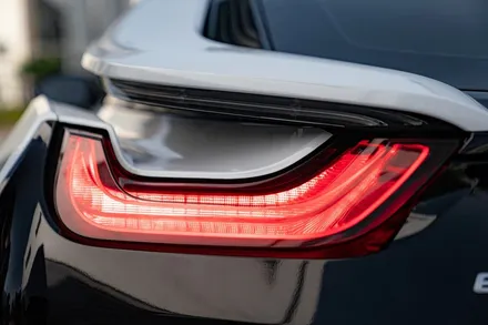 [투맨카스킨] BMW i8 전체랩핑 시공 포스팅 / 에이버리데니슨 / 유광화이트 / 인천랩핑 / 청라랩핑 / 인천 남동구 논현동