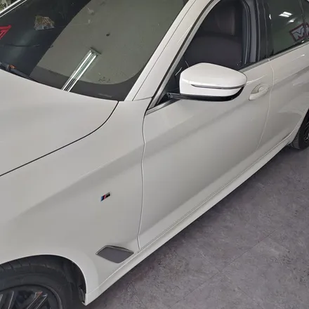 인천랩핑 bmw 5시리즈 g30 포인트랩핑 / 키드니그릴 / 사이드미러커버 / 휀다가니쉬몰딩 / bmw 5시리즈 랩핑 / 에이버리 블랙유광 / 인천 남동구 논현동