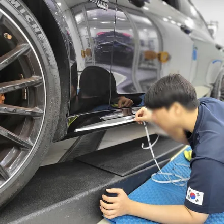 벤츠 AMG GT 4도어 쿠페 포인트 랩핑으로 차량을 더욱더 유니크하게 꾸며드렸습니다 / 3m2080 사틴화이트 / 인천랩핑 전문점 투맨카스킨 / 인천 서구, 부평, 부천